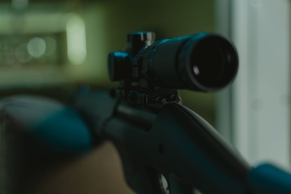 កាំភ្លើងពេញគ្រឿង — scope, muzzle, grip