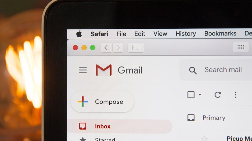 Email phishing ក្លែងក្លាយ