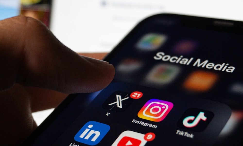 Social Media apps លើទូរស័ព្ទ